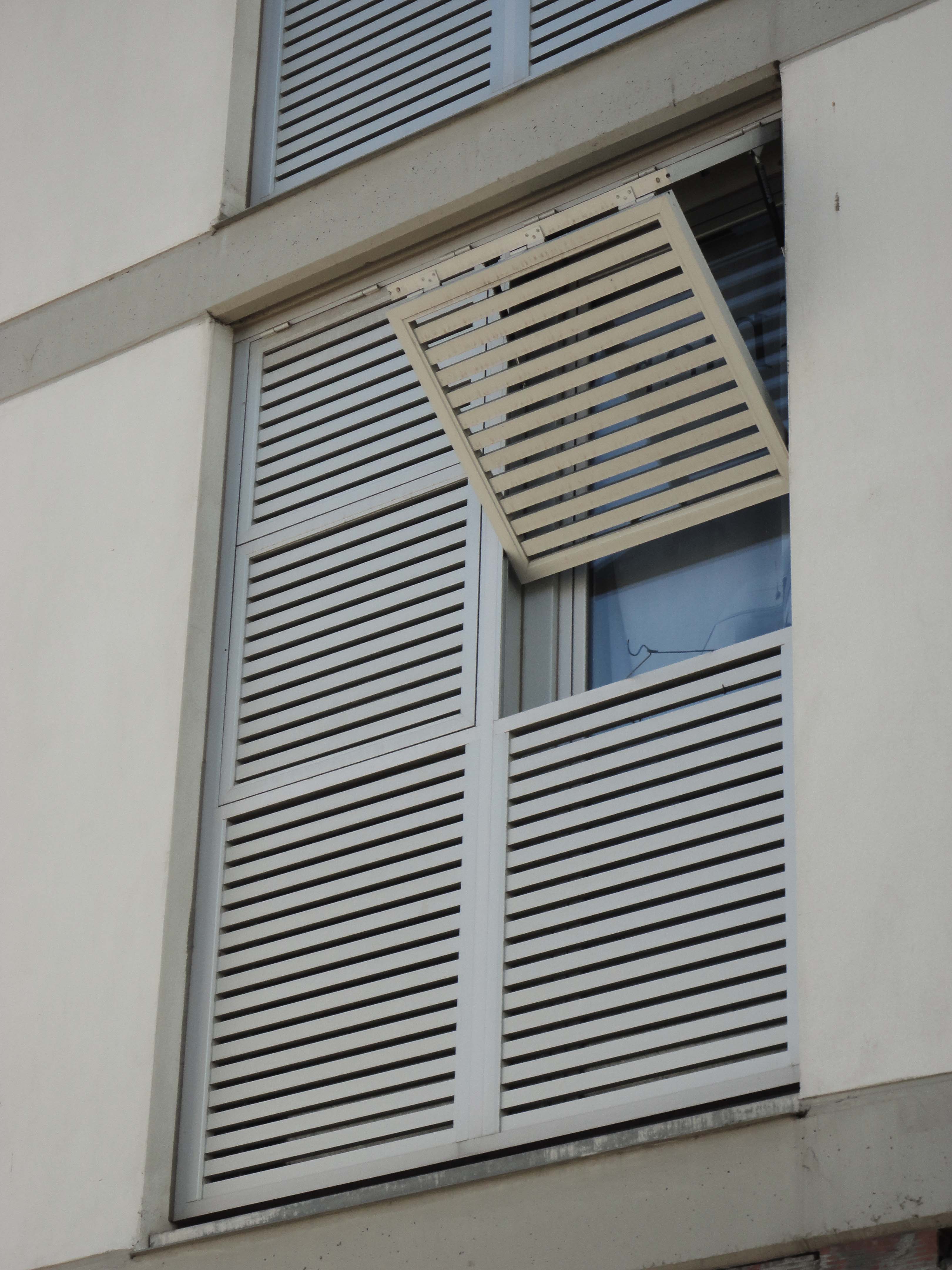 Vertical foldingsliding louvered shutters in 22 [260] filt3rs